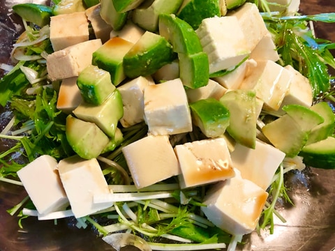 豆腐とアボカドサラダ
